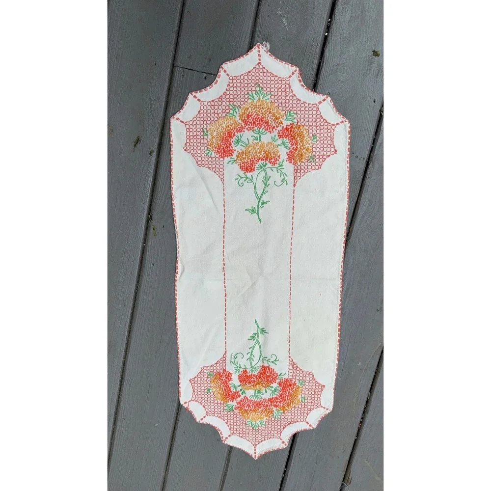 2.7.5 Vtg Hand Embroidered Table Runner 39x15.5 French Knot Floral Orange Green